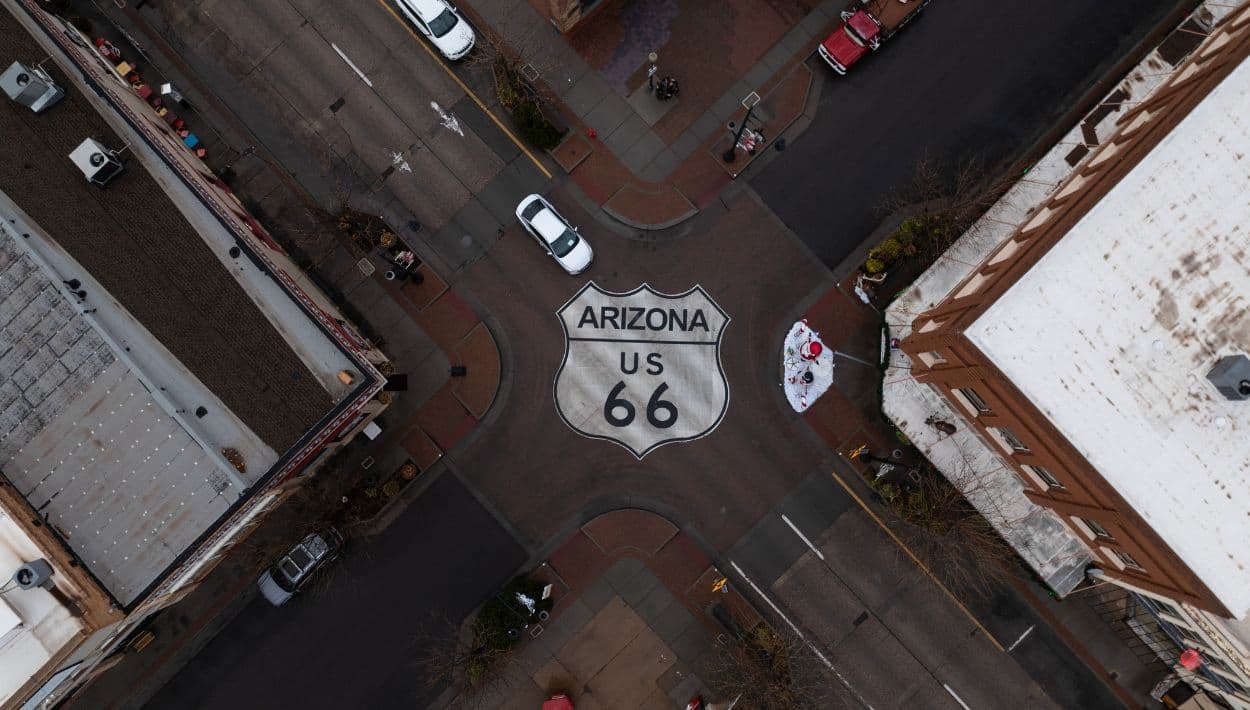 Ruta 66: por qué este icónico road trip que cumple 100 años también es relevante para los latinos