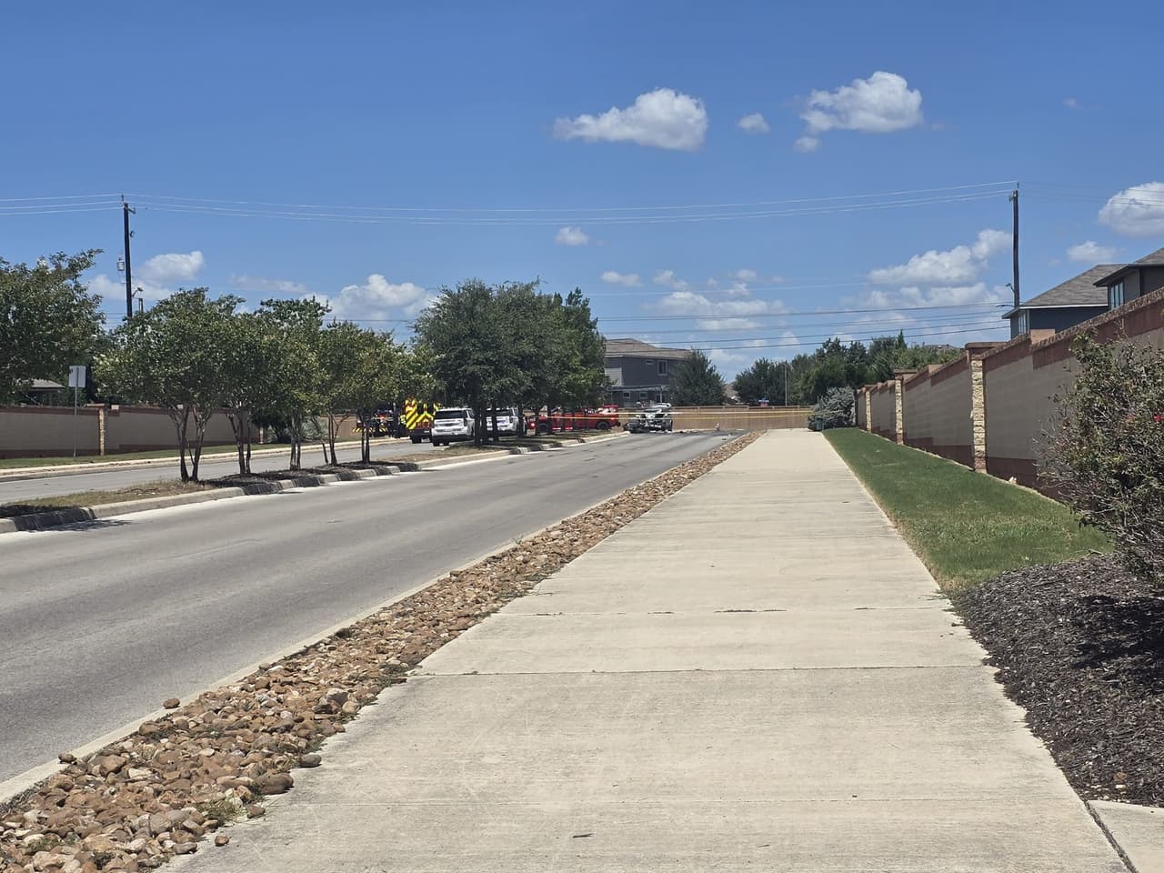 El motociclista que perdió la vida no fue identificado en el lugar, pero se dijo que se trataba de un joven de 23 años.