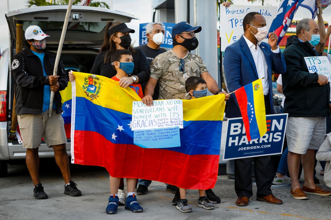 Respondemos tus preguntas: TPS y ‘Parole’ Humanitario de Venezuela en ‘Hablemos de Inmigración’