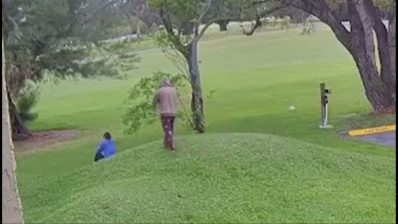 Revelan llamada al 911 de la mujer agredida por un hombre en campo de golf de Weston