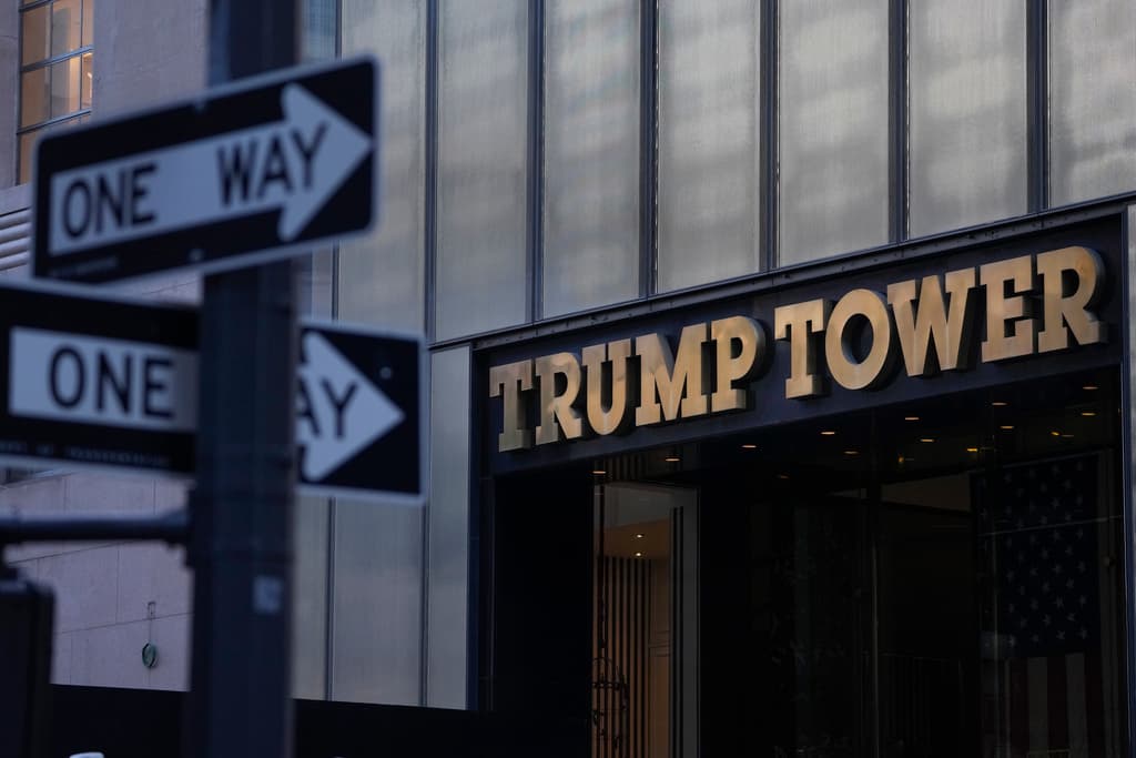 La historia del portero de la Torre Trump que aparece en la acusación contra el expresidente