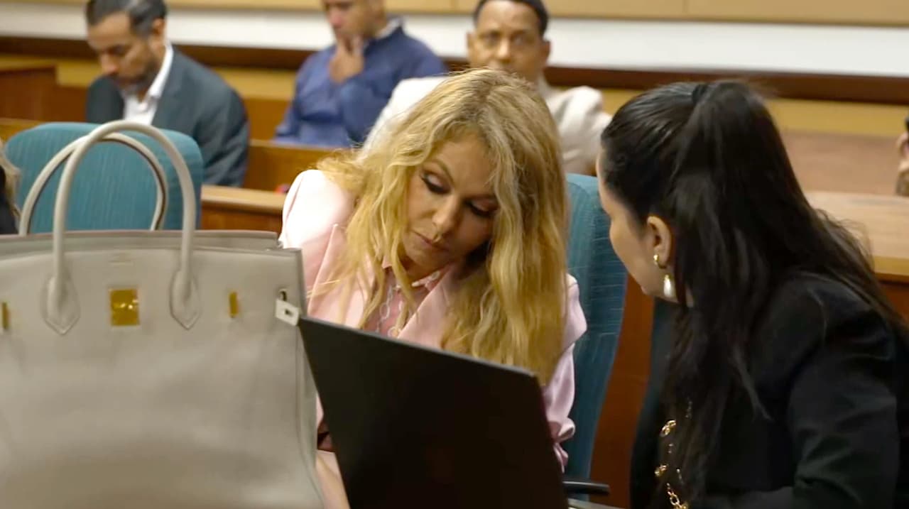 Paulina Rubio y su abogada Sandra Hoyos.