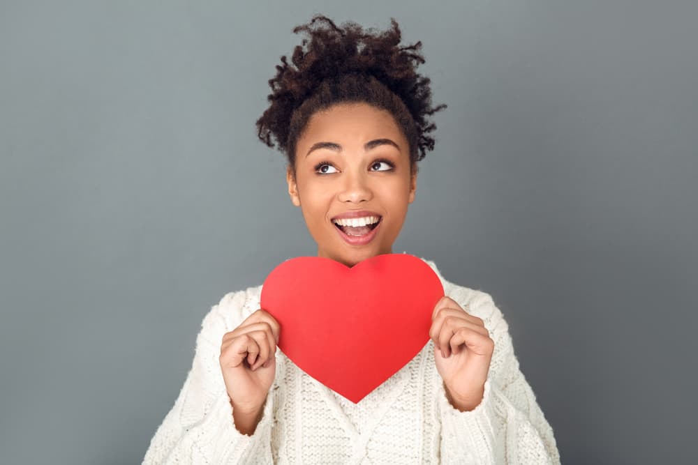 <b>Géminis con Piscis, relación de choques temperamentales</b>
<br>No es fácil para ninguno porque su visión del mundo y de la vida es diametralmente opuesta. Géminis es mental, Piscis intuitivo. Lo que uno ve de una manera, su pareja lo ve de otra.