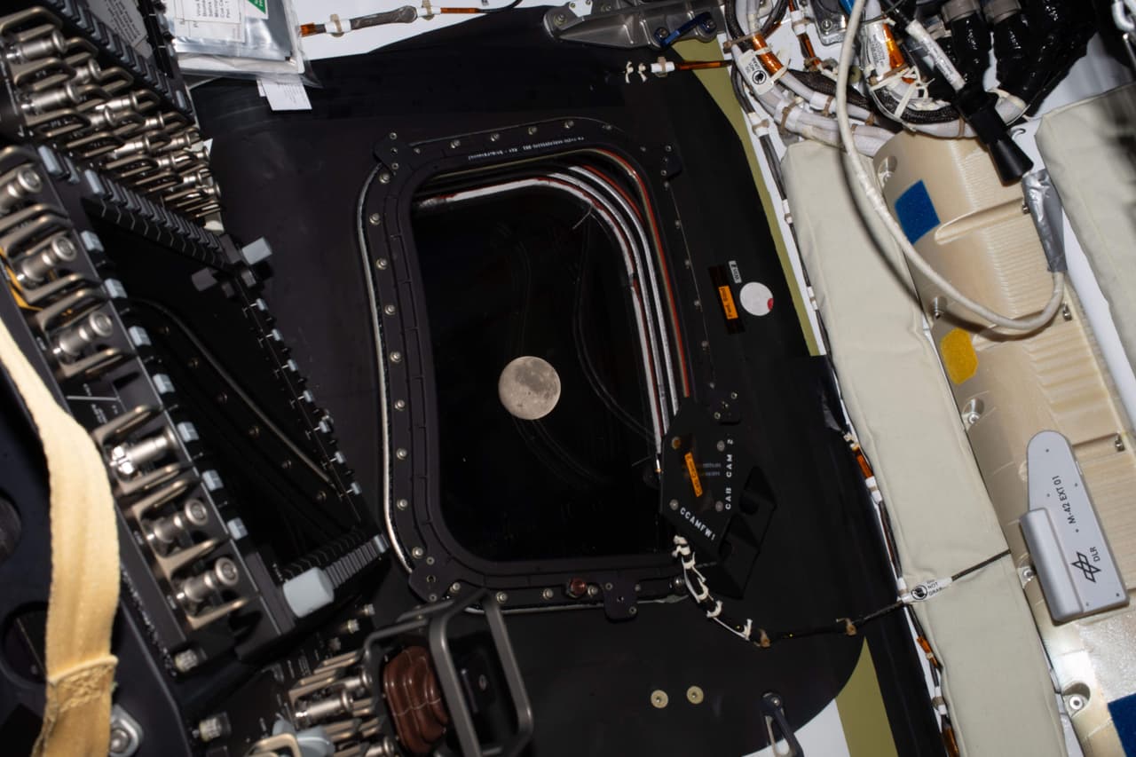 La misión Artemis II es el primer lanzamiento lunar tripulado de la agencia espacial desde el Apolo 17 en 1972. El cual prepara el terreno para Artemis III el próximo año, en el que otra tripulación de Orion practicará el acoplamiento con módulos de alunizaje en órbita alrededor de la Tierra