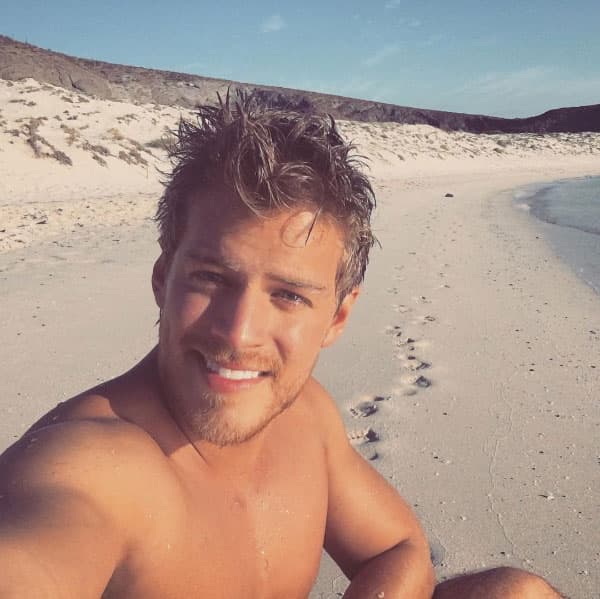 Estudió la carrera de negocios internacionales.