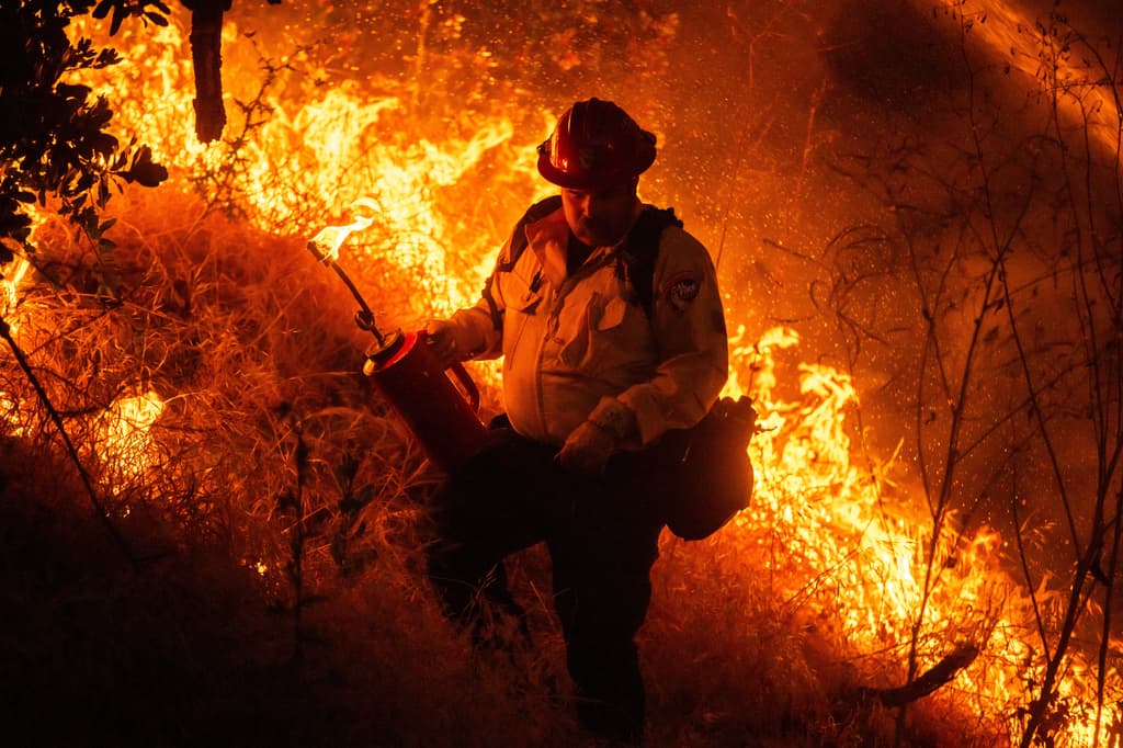 Poco se conoce, públicamente, sobre la familia que perdió su casa el incendio Sandy. Vecinos de Simi Valley confirmaron que llevaban décadas viviendo en el lugar, en
<b>Trickling Brook Court</b>.