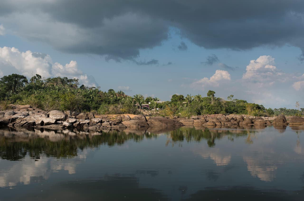 A pink house from the village of Miratu in the Paquiçamba Indigenous Reserve on the Volta Grande do Xingu. This part of the Xingu River has had it's water flow blocked by the newly completed Belo Monte Dam, severly damaging the fishing livelihoods of the people. The Juruna are now worried that the construction of the Belo Sun gold mine on the Volta Grange will further damage their river and way of life. Dec 10, 2016.