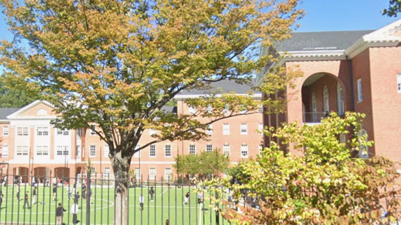 Acusan a profesor de secundaria de violar a una alumna e irrumpir en su casa en DC