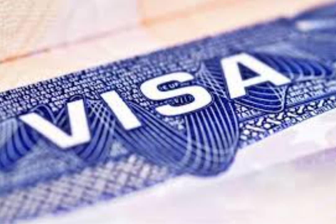 ¿Ya pedirán inglés en la Lotería de Visas? Esto debes saber sobre el trámite 2026