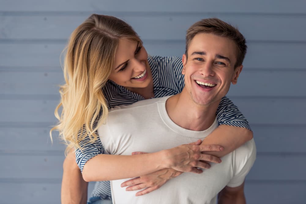 <b>Cáncer con Piscis, relación de empatía y entendimiento</b>
<br>Ambos son signos de agua y comparten muchas cosas en común, altamente intuitivos y empáticos. El peligro está cuando ambos se ponen a “flotar” y entonces no ven la realidad.