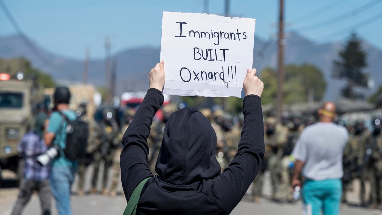 La empresa
<a href="https://www.univision.com/local/los-angeles-kmex/trabajadores-narran-vivido-redada-migratoria-campos-camarillo">Glass House Brands negó haber contratado</a> a sabiendas a menores de edad y afirmó estar colaborando con la investigación, además de brindar representación legal a sus empleados.