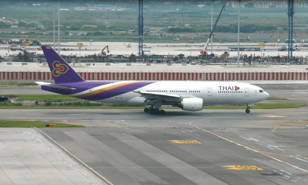 Vuelos retrasados y una investigación en curso tras el choque de dos aviones en la pista de un aeropuerto