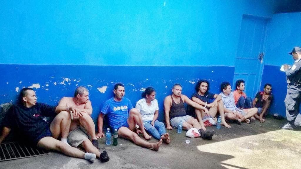 According to the Cenidh, nine people were arrested over the weekend in Matiguás. In the image, Treminio (the fifth on the left) and Zeledon (the sixth).