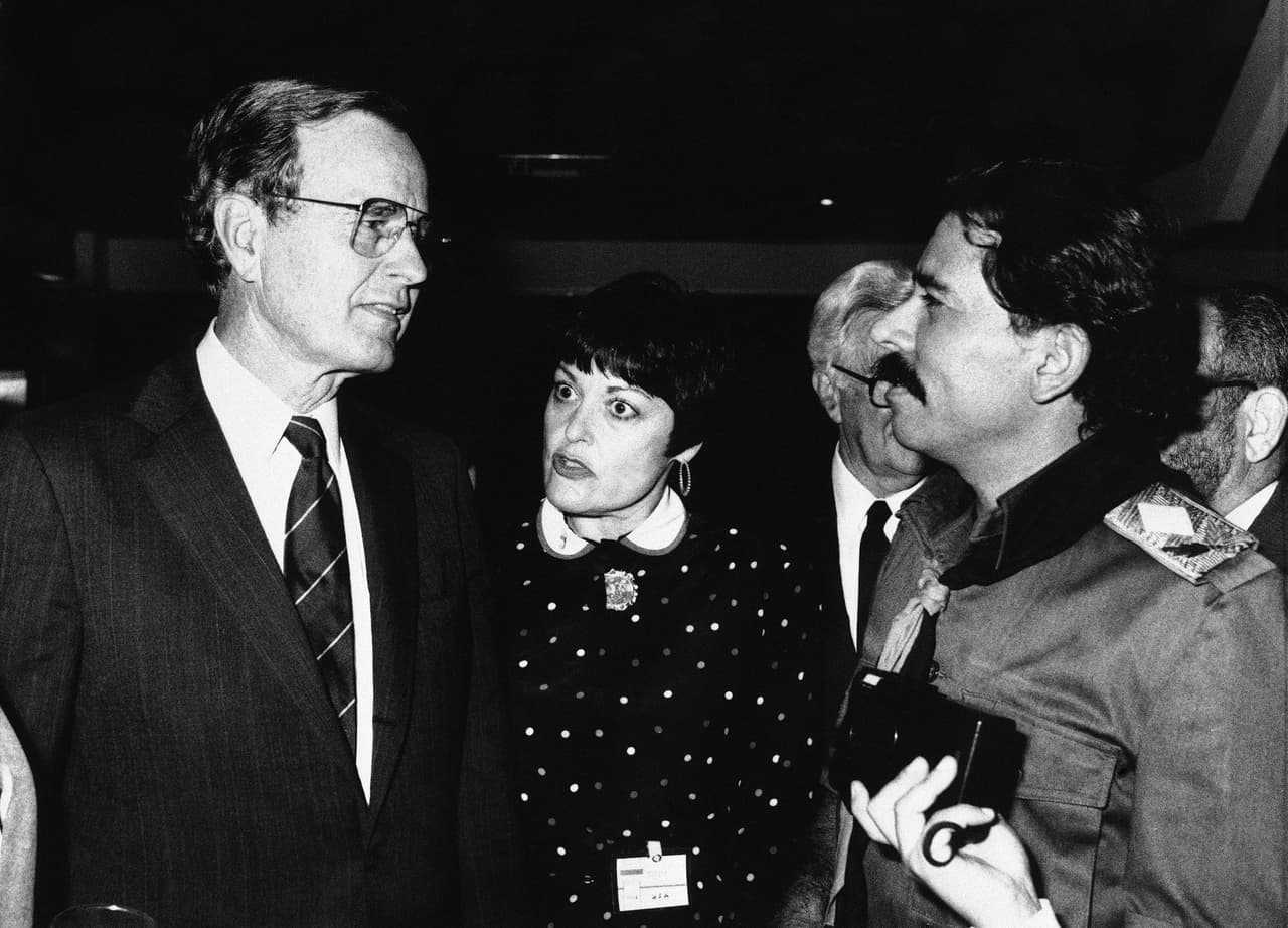 The President of the United States, George W. Bush, meets with the Nicaraguan President, Daniel Ortega, during a presidential summit in San Jose, Costa Rica, Oct 29, 1989. Bush compared Ortega to a skunk "at a garden party" after the Nicaraguan leader threatened to suspend a ceasefire with the U.S.-backed Contra guerrillas.