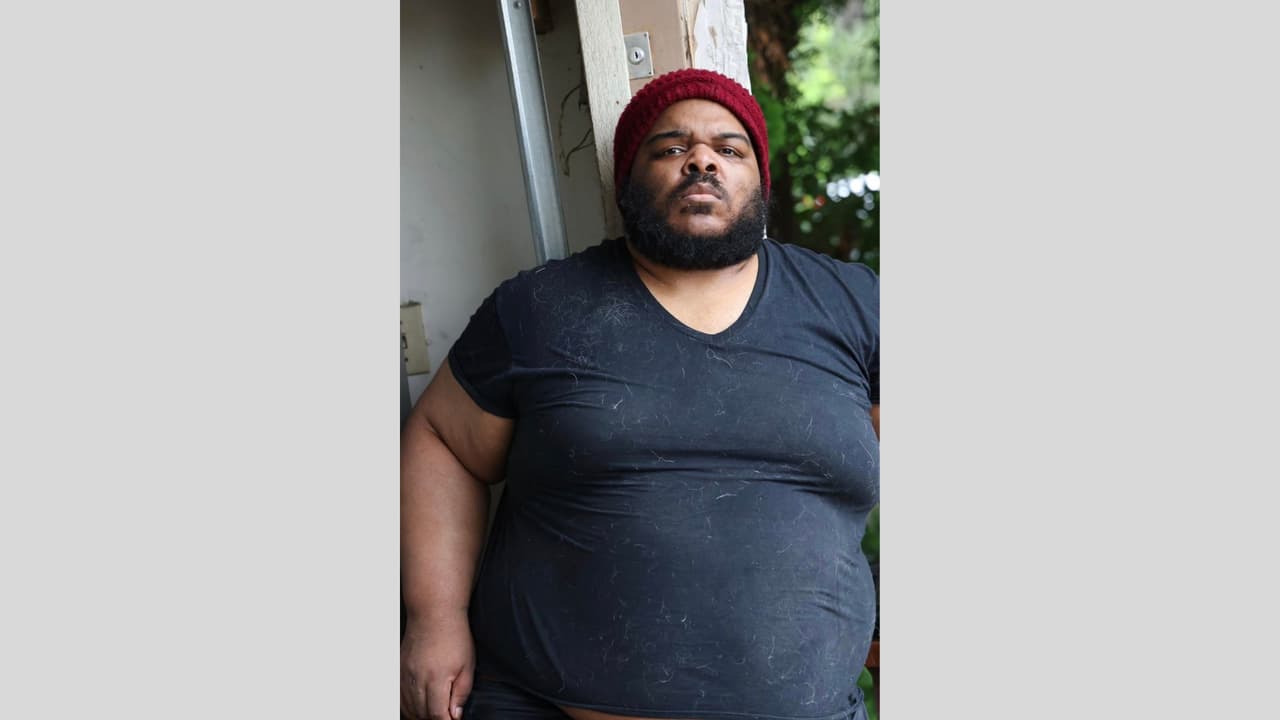 No fue sino hasta este jueves 3 de julio que oficiales del Sheriff del Condado Bexar ejecutaron una orden de decomiso de los perros.
<br>
<br>En la residencia encontraron a Cedric Taylor, de 32 años, quien se identificó como uno de los dos dueños y cuidadores de las mascotas