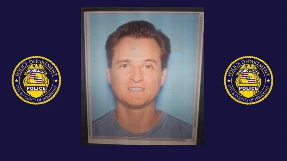 El médico acusado de intentar matar a su esposa durante una caminata en Hawaii: la trató de tirar por un barranco y le golpeó la cabeza con una piedra