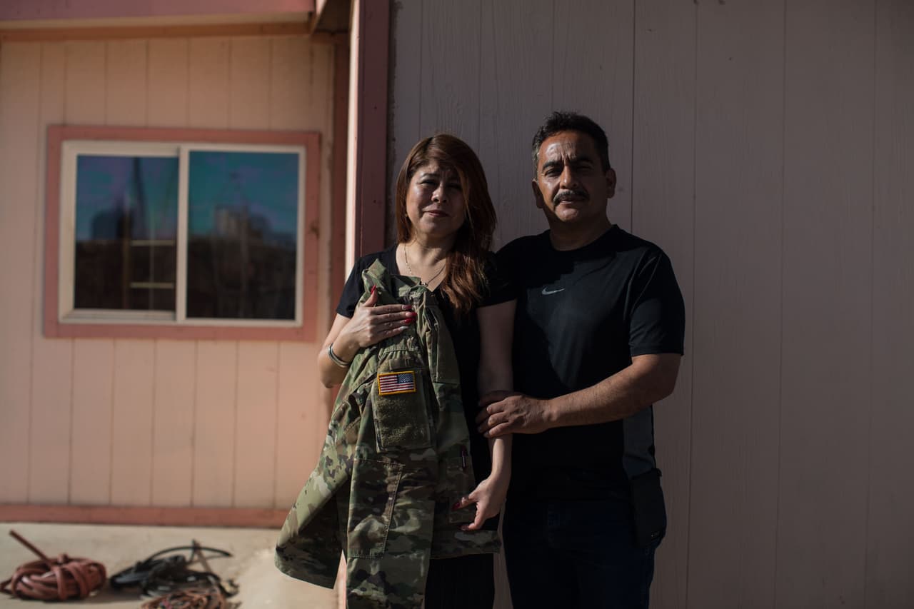 Ella vive en Texas indocumentada y tiene un hijo soldado que trabaja con la Patrulla Fronteriza