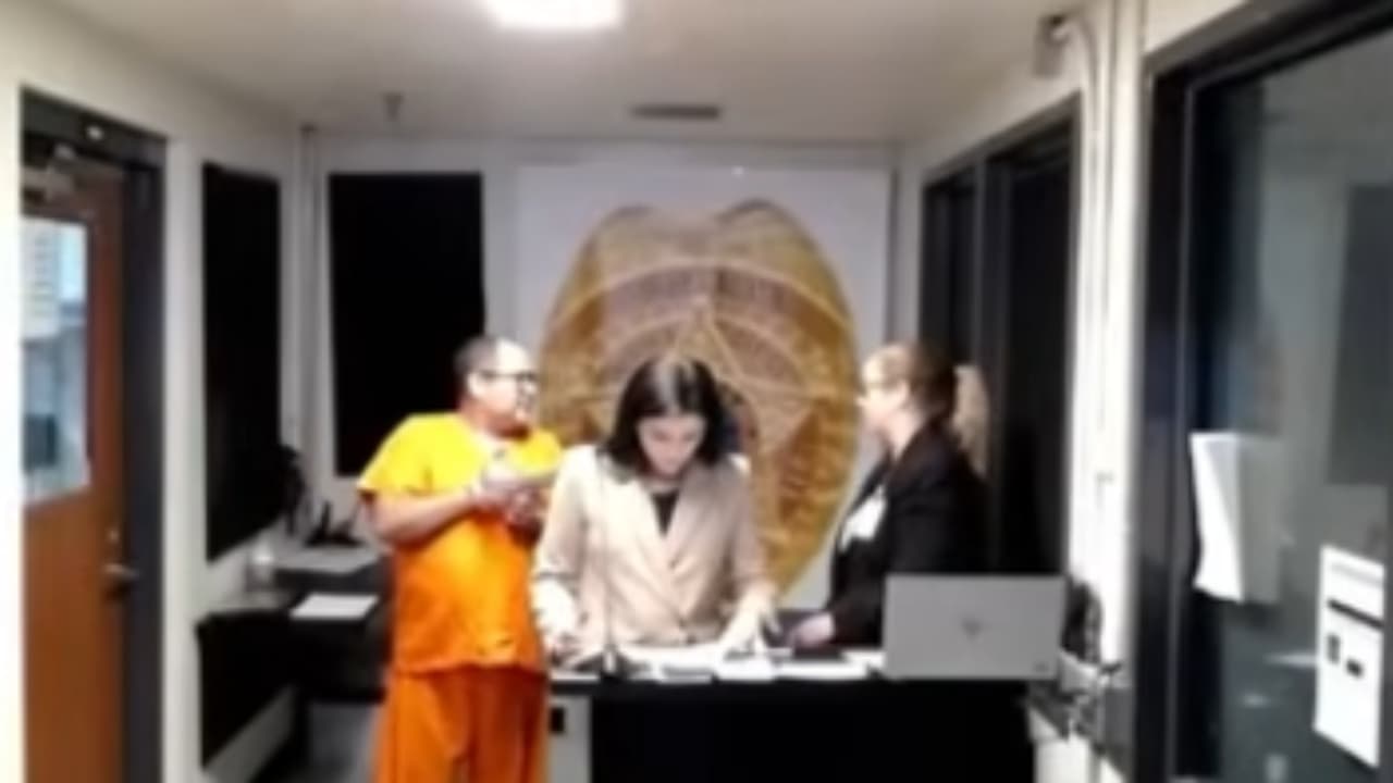 Arrestan a un hombre tras verlo en video haciendo algo poco frecuente en un restaurante