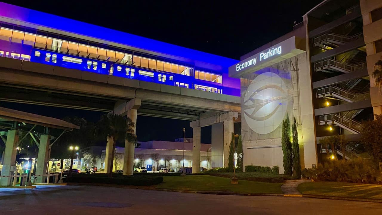 Aeropuerto de Tampa subirá precios de estacionamiento: estos serán los nuevos costos