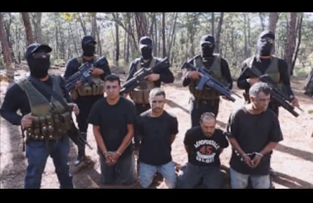 El CJNG hizo su brutal aparición en Veracruz en 2011. Se autonombró como 'Los Matazetas' y sus sicarios abandonaron en una zona turística de Boca del Río dos camionetas con los cuerpos de 35 personas, incluyendo mujeres.