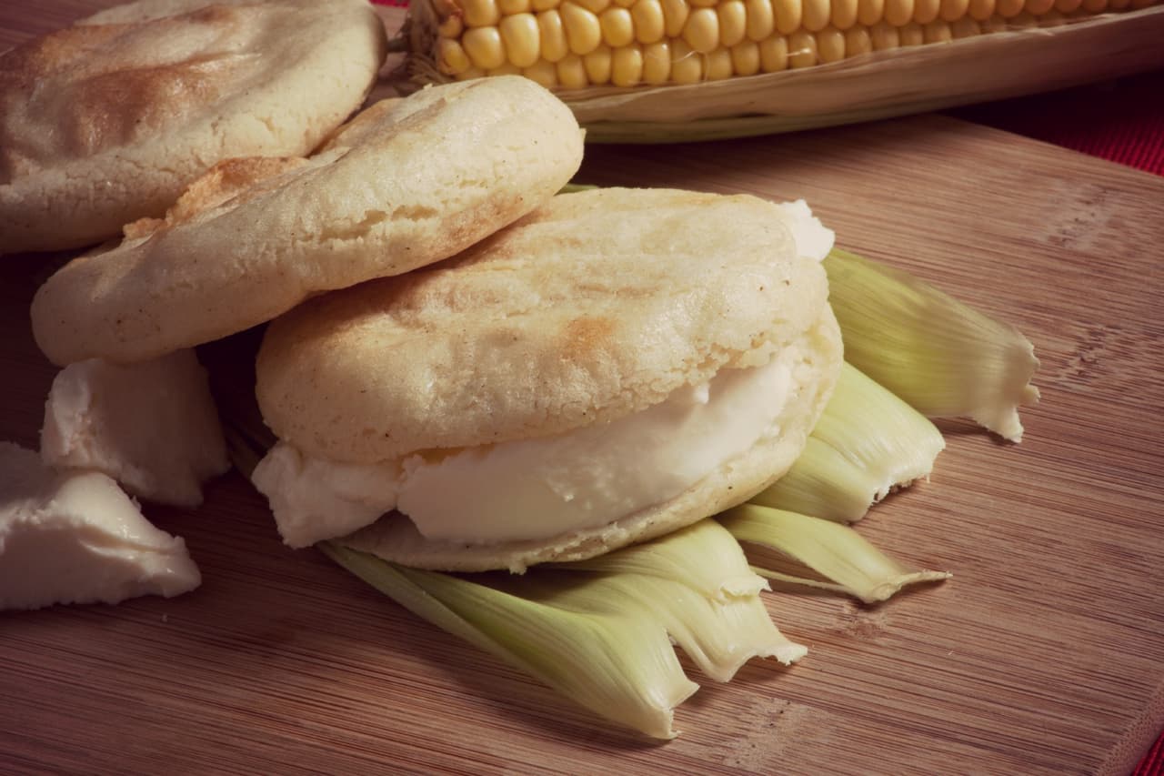 Clásicos de la comida latina: arepas, pupusas y gorditas