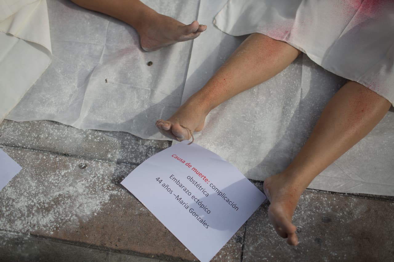 Protesters staged a mock funeral, honoring women who have died during childbirth due to obstetric emergency. In El Salvador, doctors regularly deny life-saving abortions to women out of fear of being reported to authorities and sent to jail.