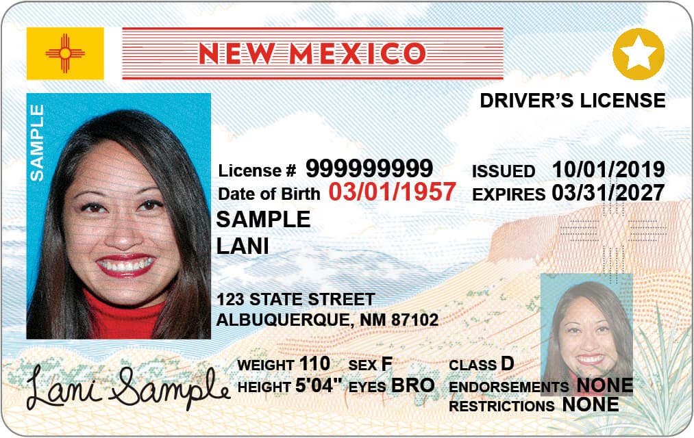El estado de Nuevo México emite una licencia de conducir estándar y una tarjeta de identificación para quienes no puedan proveer prueba de estatus legal en EEUU. Los requisitos contemplan un documento que acredite tu identidad y edad; y dos documentos que acrediten tu residencia en Nuevo México. No es necesario proporcionar huellas dactilares ni el número de seguro social. Puedes elegir entre el permiso estándar de 4 o 8 años, informa el departamento de Vehículos Automotores de Nuevo México.