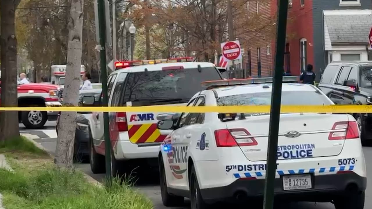 <b><i>Univision Washington DC</i></b> confirmó que
<b>seis personas fueron atacadas al azar, mientras que el séptimo herido es el presunto atacante</b>.