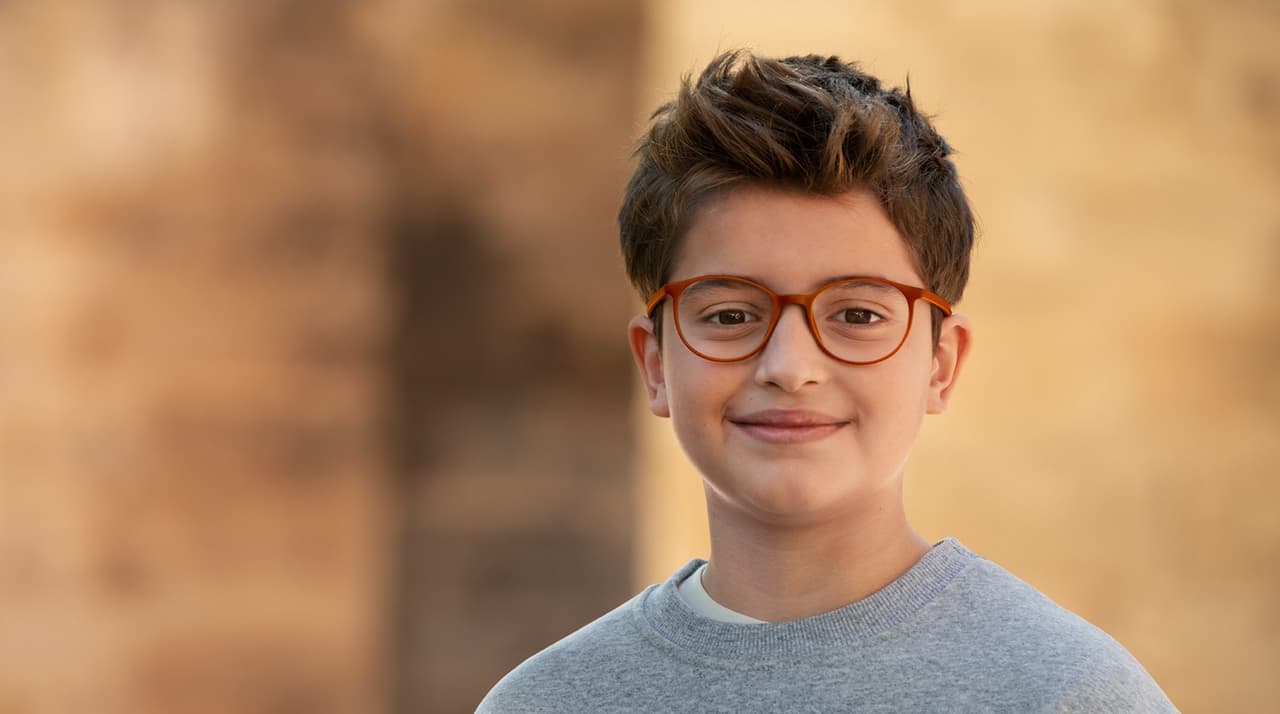 Lentes de nueva tecnología reducen el avance de la miopía en los niños