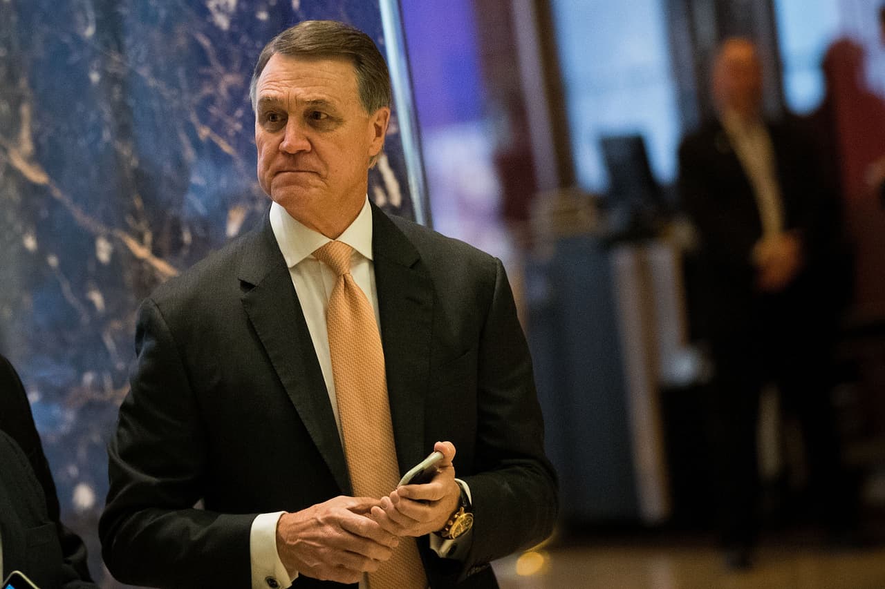 <b><a href="http://www.perdue.senate.gov/">Perdue, David, por Georgia</a></b>: 23,400 dólares.
<br>