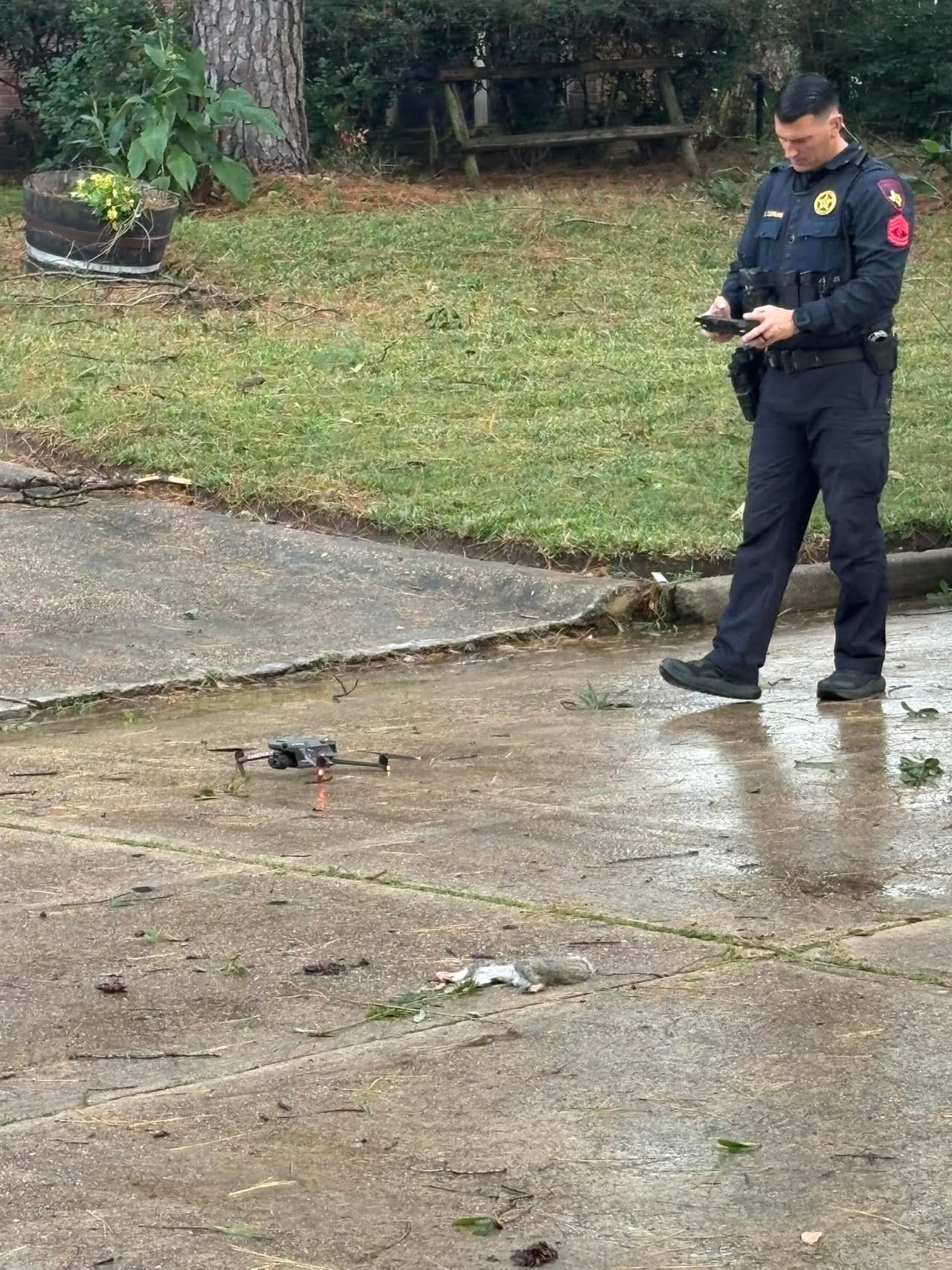 En Creekfield y el tramo de Stuebner Airline
<b>se reportaron cortes de energía tras el paso de la tormenta y el tornado.</b>