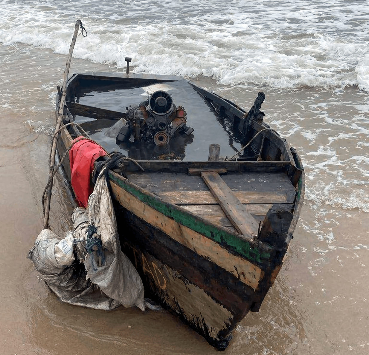 9 de los 27 cubanos que naufragaron en Los Cayos están a salvo y la Guardia Costera recuperó un cadáver