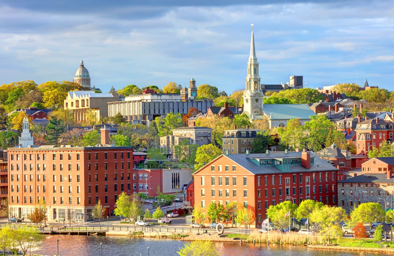 <h3 class="cms-H3-H3">21. Rhode Island</h3>
<br>
<br>El salario mínimo por hora en este estado aumentará de $12.25 a $13, según un reporte del Providence Journal.
<br>