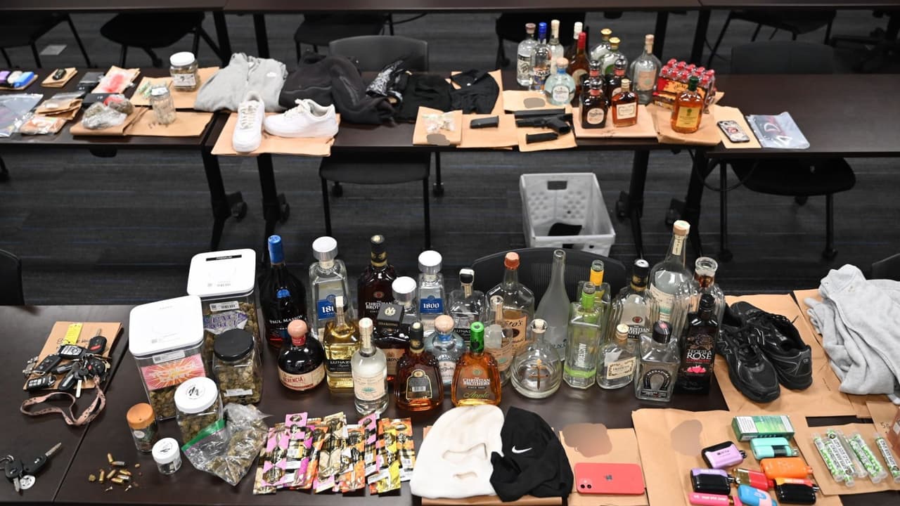 El 29 de octubre, la División de Investigaciones Criminales del Departamento de Cedar Park, en conjunto con el equipo SWAT, ejecutaron varias órdenes de aprehensión en el complejo de departamentos Booker T. Washington, en Austin.
<br>
<br>Ahí se logró el arresto de cuatro adolescentes y un adulto, quien fue identificado como Isaiah Escobar.