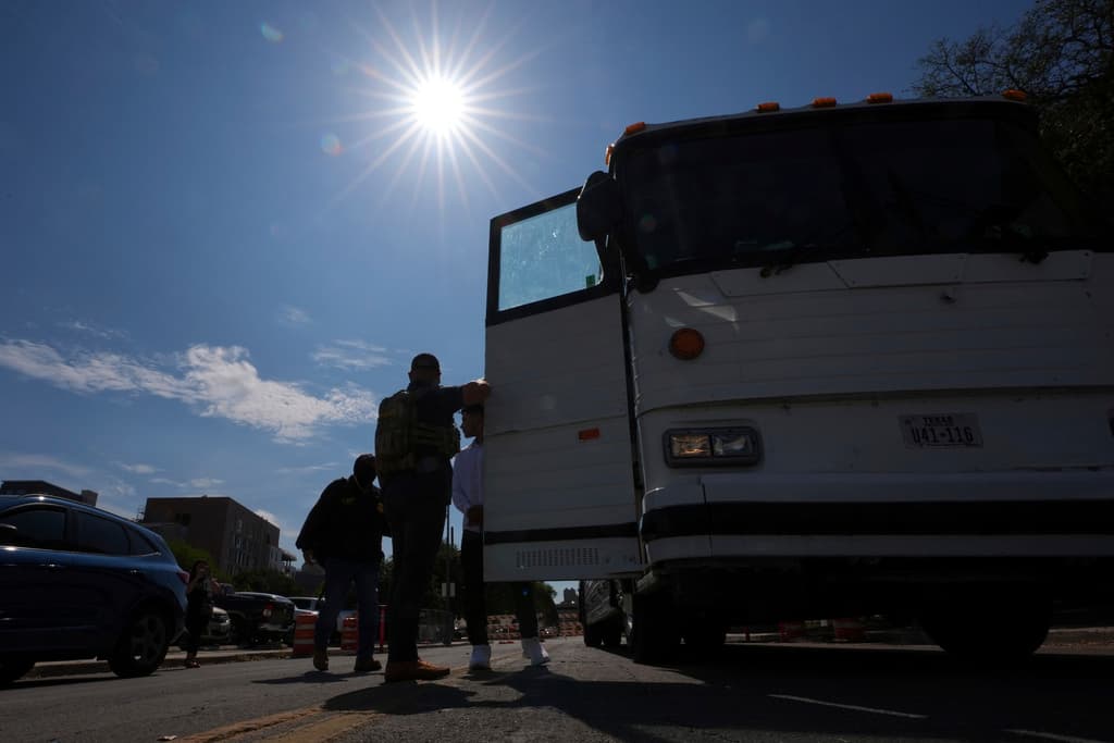 Mientras tanto, Raymundo Cal-Cal tiene entre dos a tres semanas para volver a Guatemala, esto fue
<b>lo que ordenó un juez de la Corte de Inmigración de San Antonio. </b>