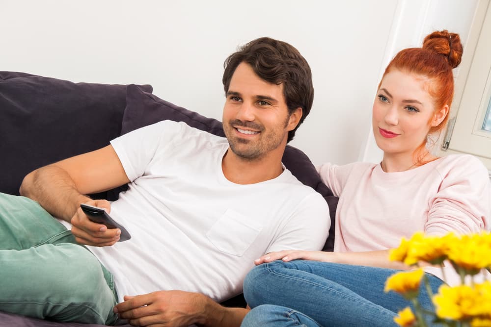 <b>Sagitario con Capricornio, relación compleja y cuestionable</b>
<br>La espontaneidad de Sagitario choca con la manera de ser capricorniana, más seria, menos ligera. Sagitario le resta importancia a muchas cosas y no ocurre lo mismo con Capricornio que no puede comprender cómo su pareja está tan tranquila cuando a su alrededor están sucediendo tantos problemas. La comunicación se dificulta mucho.