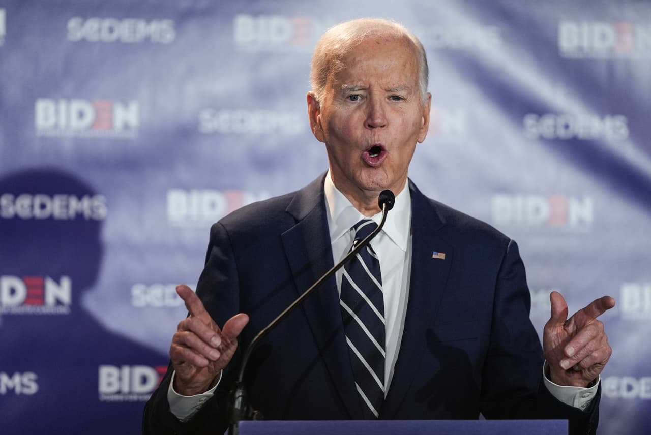 Joe Biden llama “Barack” a un directivo durante su discurso en la Universidad de Syracuse