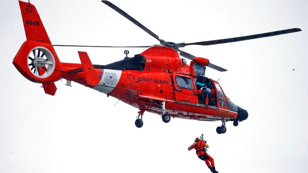 Scott Ruskan, el héroe de la Guardia Costera que salvó a 165 personas de las inundaciones en Texas