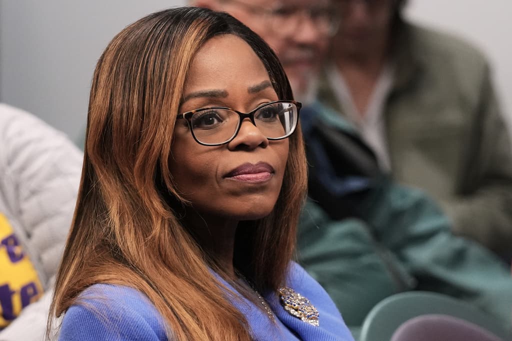 Congresista demócrata de Florida renuncia tras escándalo por fraude millonario