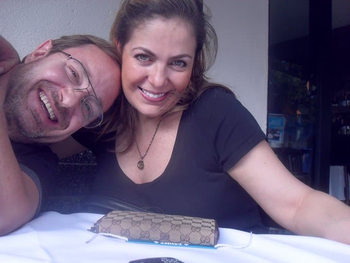 Luego de dos matrimonios, retomó una relación con un amor juvenil, Tita Márbez, su ahora viuda.