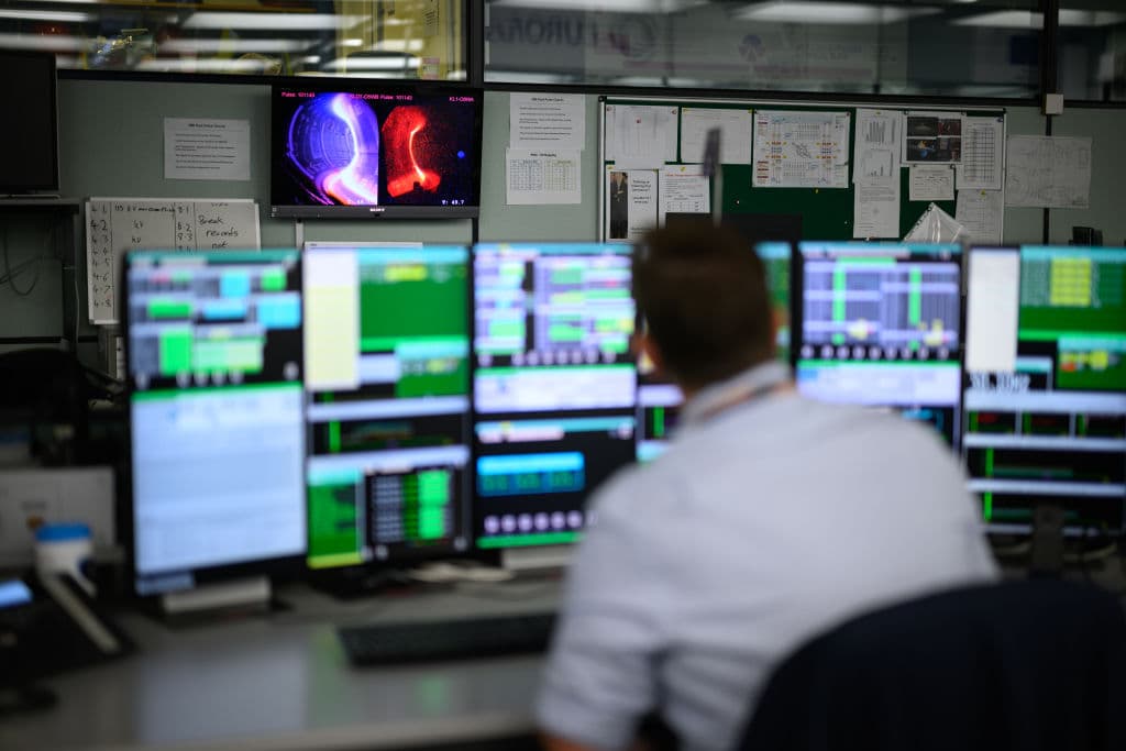 Qué se sabe de la 'quinta fuerza' de la naturaleza que dice haber descubierto un grupo de científicos