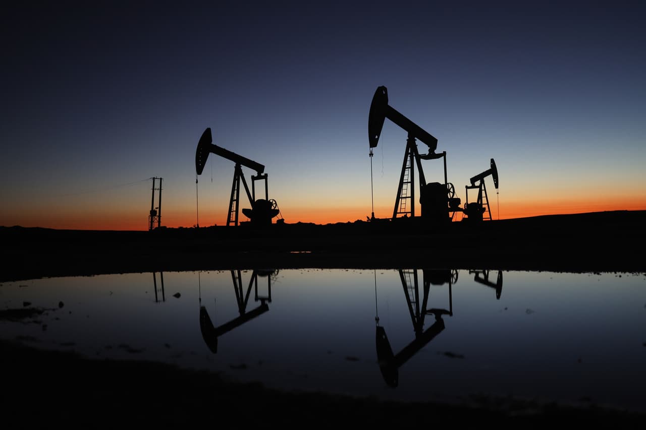 Un campo petrolífero de Tishrin.