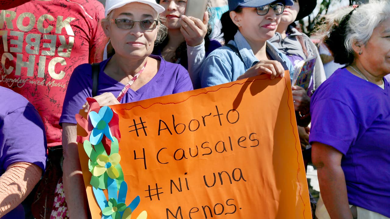 Las mujeres salieron a las calles de San Salvador el pasado 8 de marzo para pedir la legalización de las cuatro causales.