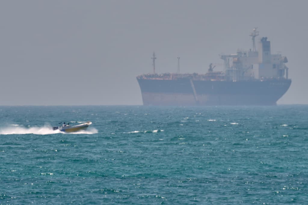 Se disparan los pagos para evitar filas en el cruce del canal de Panamá ante cierre del estrecho de Ormuz