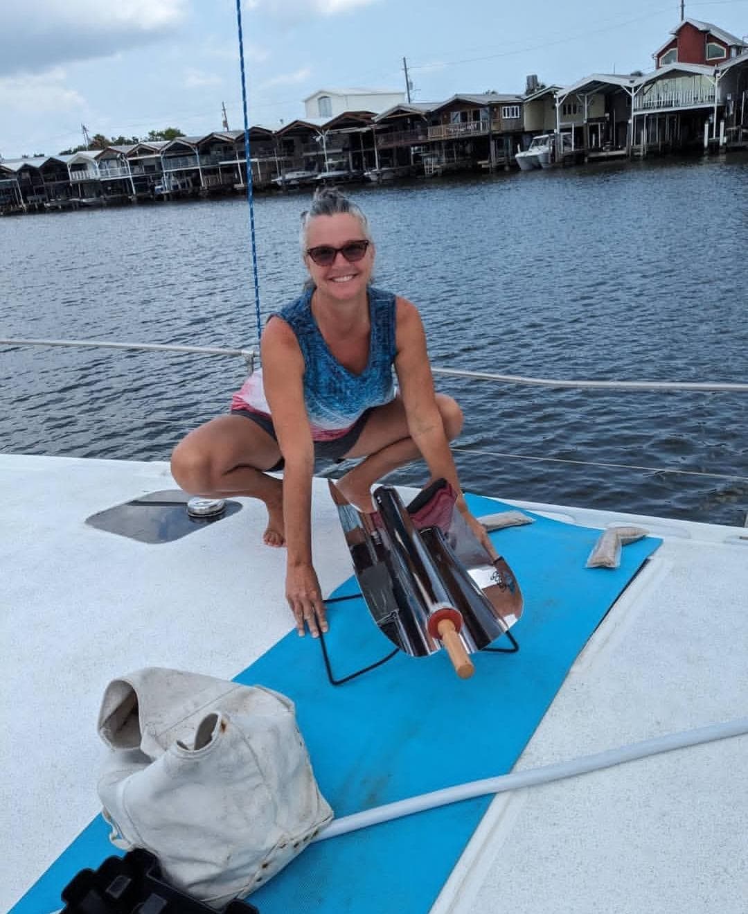 Desaparece mujer en Bahamas: esposo afirma que fuertes vientos la hicieron caer de la lancha al mar