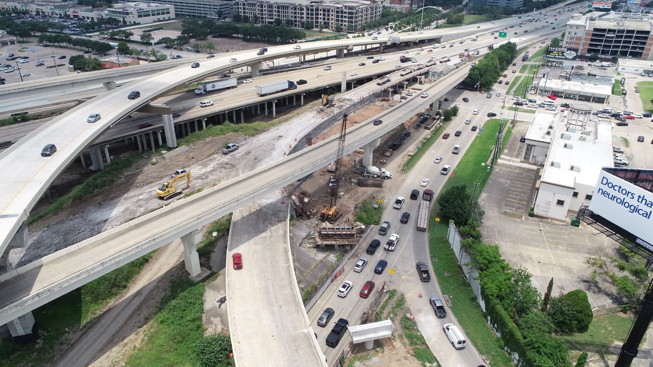 Piden evitar ciertas autopistas y calles durante el eclipse total solar en Dallas – Fort Worth