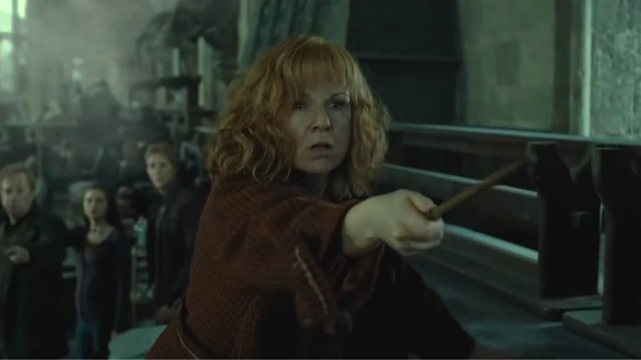 Julie Walters como Molly Weasley.