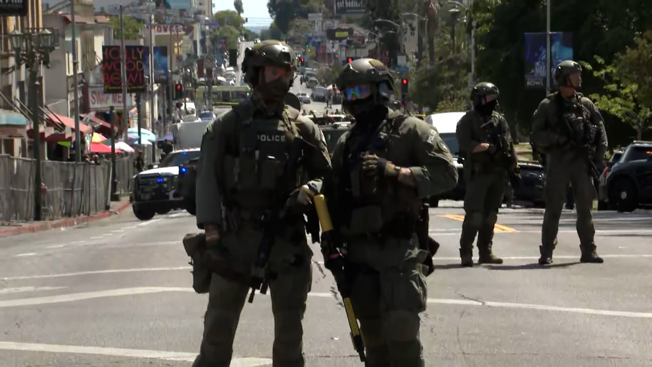 De acuerdo con el anuncio oficial, entre las personas detenidas se encuentran dos señaladas por las fuerzas del orden como principales fuentes de suministro de
<b>fentanilo</b> y
<b>metanfetamina</b> en la zona.