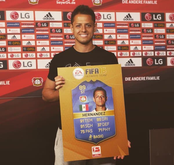 'Chicharito' sigue recibiendo reconocimientos.