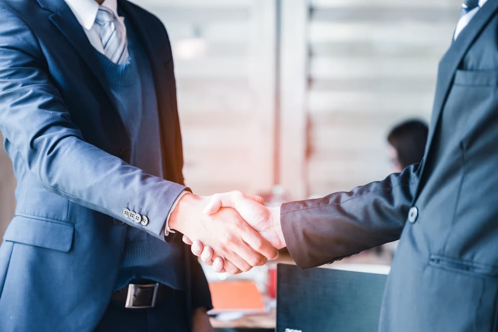 Si no confías en tus abogados actuales, cámbialos y obedece tus corazonadas. El plano sentimental está bien auspiciado sobre todo quienes tienen relaciones a distancia o su pareja no está a su lado. No dejes que el desaliento te impida disfrutar de la intimidad del amor.